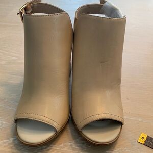 Aldo Cartiers Stacked Heel with heel strap New w Box, 1 small crease left shoe